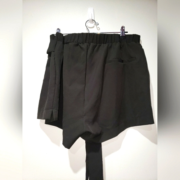 💲🖐🏾/☀️🏖Black Fashionable shorts & Polka Dot top 3X - Picture 2 of 9